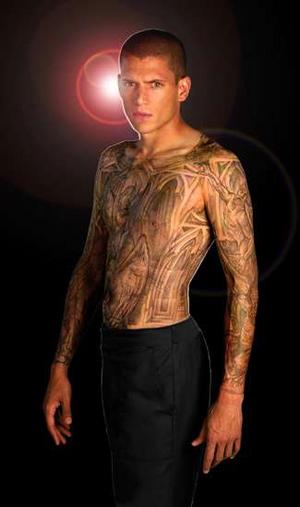 The 1st episode starts with Michael Scofield having his body tattooed…